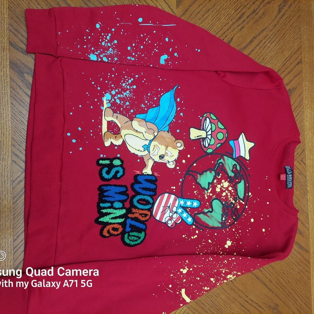 Sweatshirt